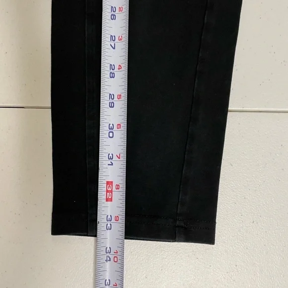 Talbots Leggings, high rise, cropped legs, zip side pockets, Size Medium, black - Picture 10 of 12